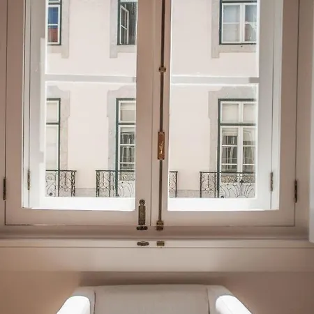 Chiado Superior By Architecture Tote Ser Lizbona