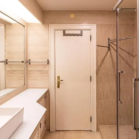 Apartman Chiado Superior By Architecture Tote Ser